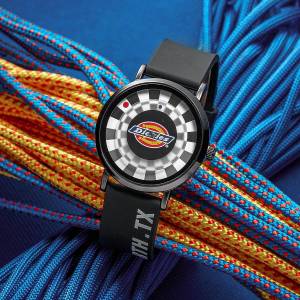 99元   下单立减【Dickies手表旗舰店】潮流彩色小标靶情侣手表(ODDP2E8AhZ6)/30米加强防水，性价比很高