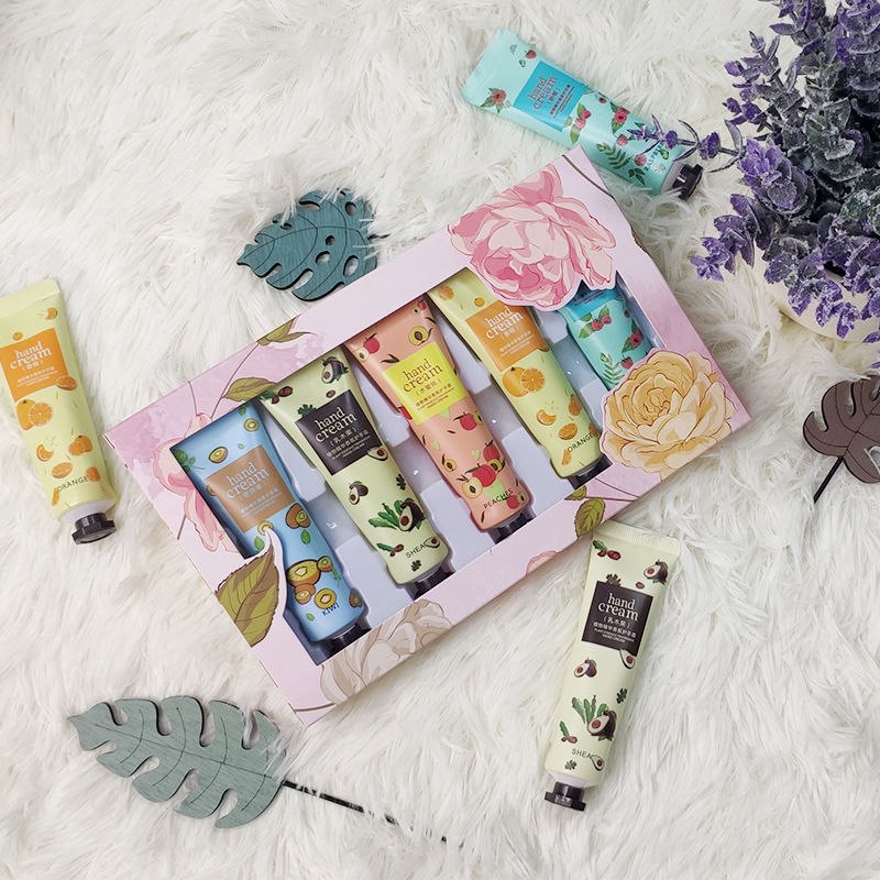 【秋冬必备】护手霜补水滋润美白保湿学生清香水果花香礼盒装包邮，2.9元