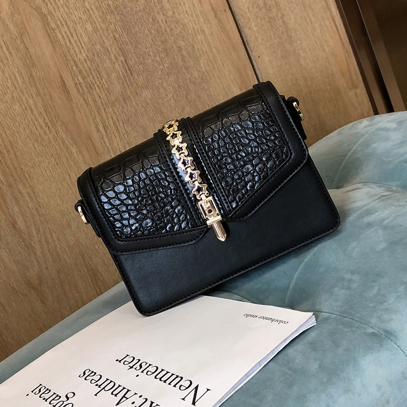 59元 卓诗尼大牌卓诗尼通勤设计感托特包￥LP0m2TmSwXL￥/ 全店100多款可选 全部一个价都是当下流行款式 需要的留意