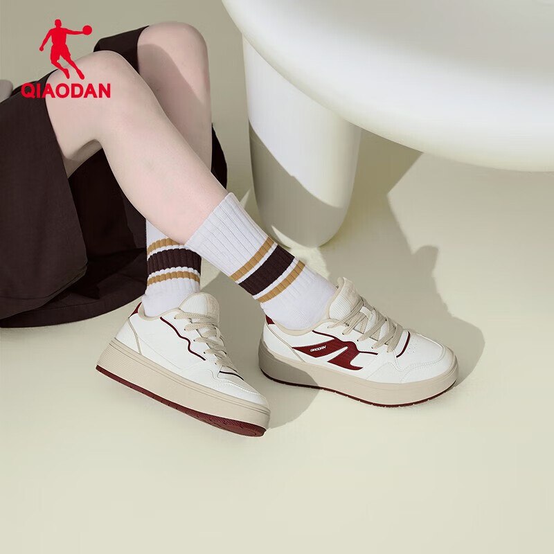 乔丹女板鞋小白鞋 59元