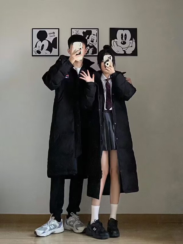 199💵起 速度~斐乐同款白鸭绒羽绒服)4A9DWbElx5v)/ CZ11//全都是热门款啊！！入冬情侣必备！浅蓝色的款是真的好看，质感无敌~90%含绒量！防钻绒结构成本高！男款女款都有的,很适合情侣穿啊